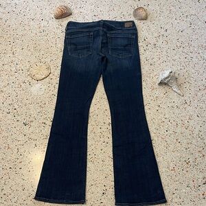 American Eagle Outfitters Dark Blue Flare Jeans size 6 Inseam 31